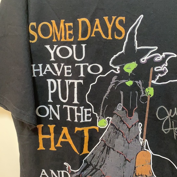 NWOT Signed Wicked t shirt - Picture 3 of 6